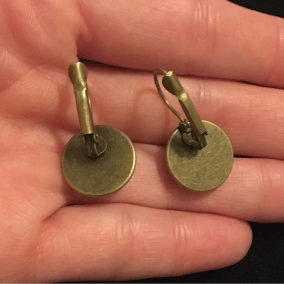 Cute Daisy Flower Earrings - Picture 4 of 6